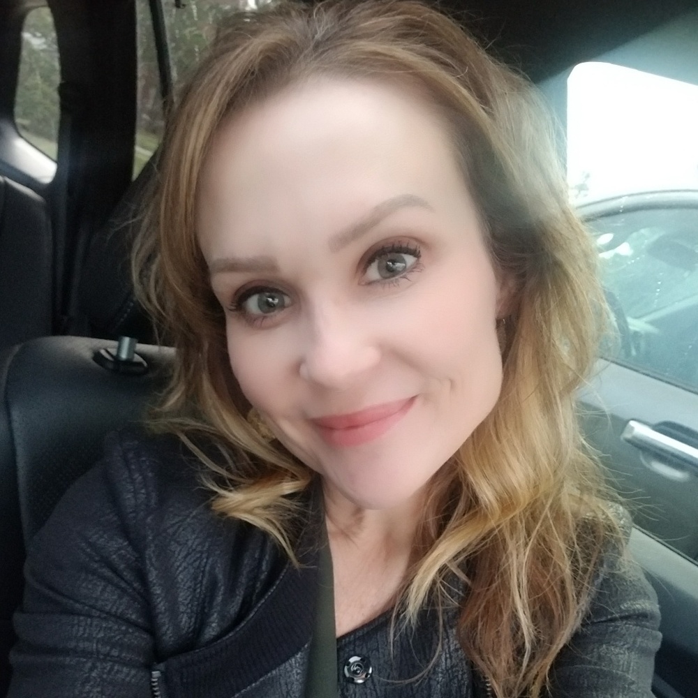 Meet your Posher, Danae